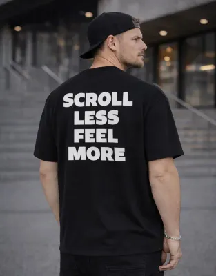 T-SHIRT "SCROLL LESS FEEL MORE" BLACK