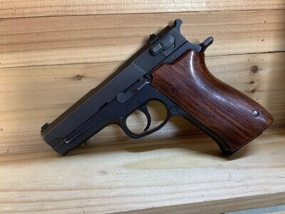 Smith & Wesson model 915 9mm w/1 mag