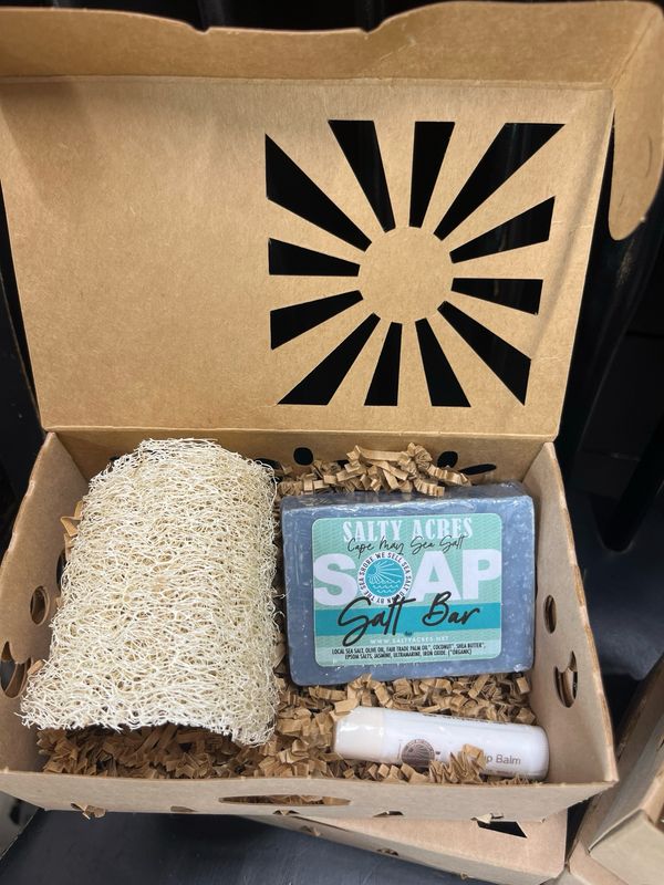 Gift Set Salt Bar, Loofah, Lip Balm