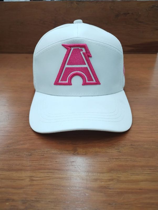 GORRA ÁGUILAS BLANCAS IPN PINK