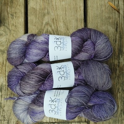 Merino, Silk, Cashmere fingering yarn - Twilight colour way.