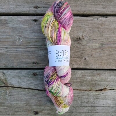 Organic Merino/nylon fingering yarn - Spooks colourways 