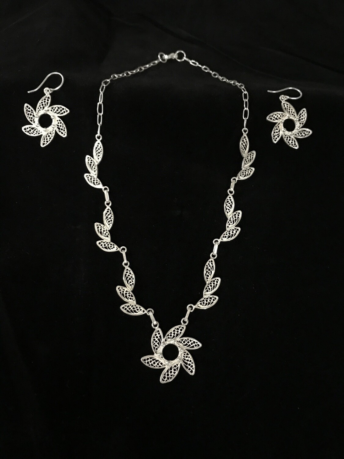 Flower Necklace And Earrings Set