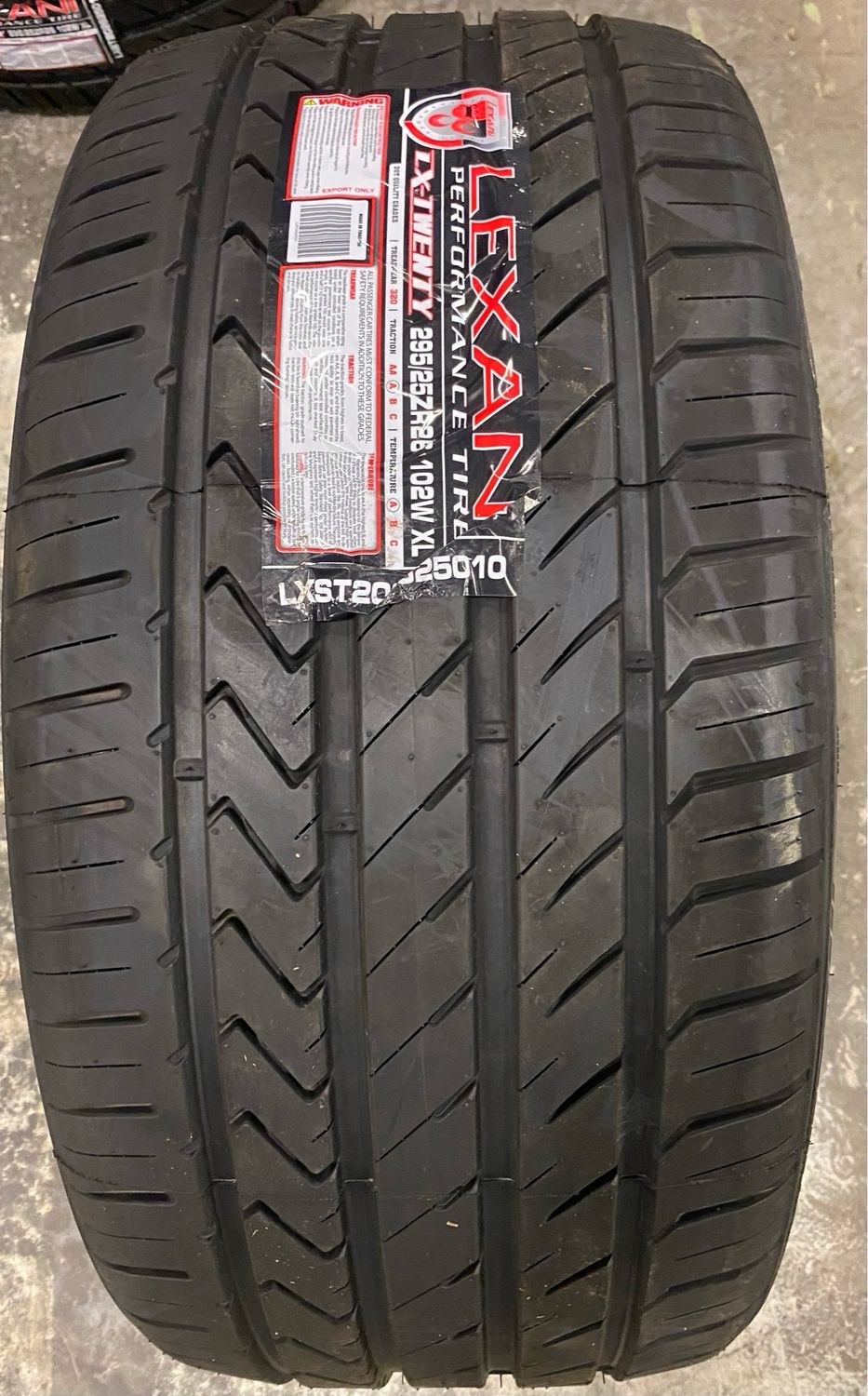 LEXANI LX20 295/25ZR26