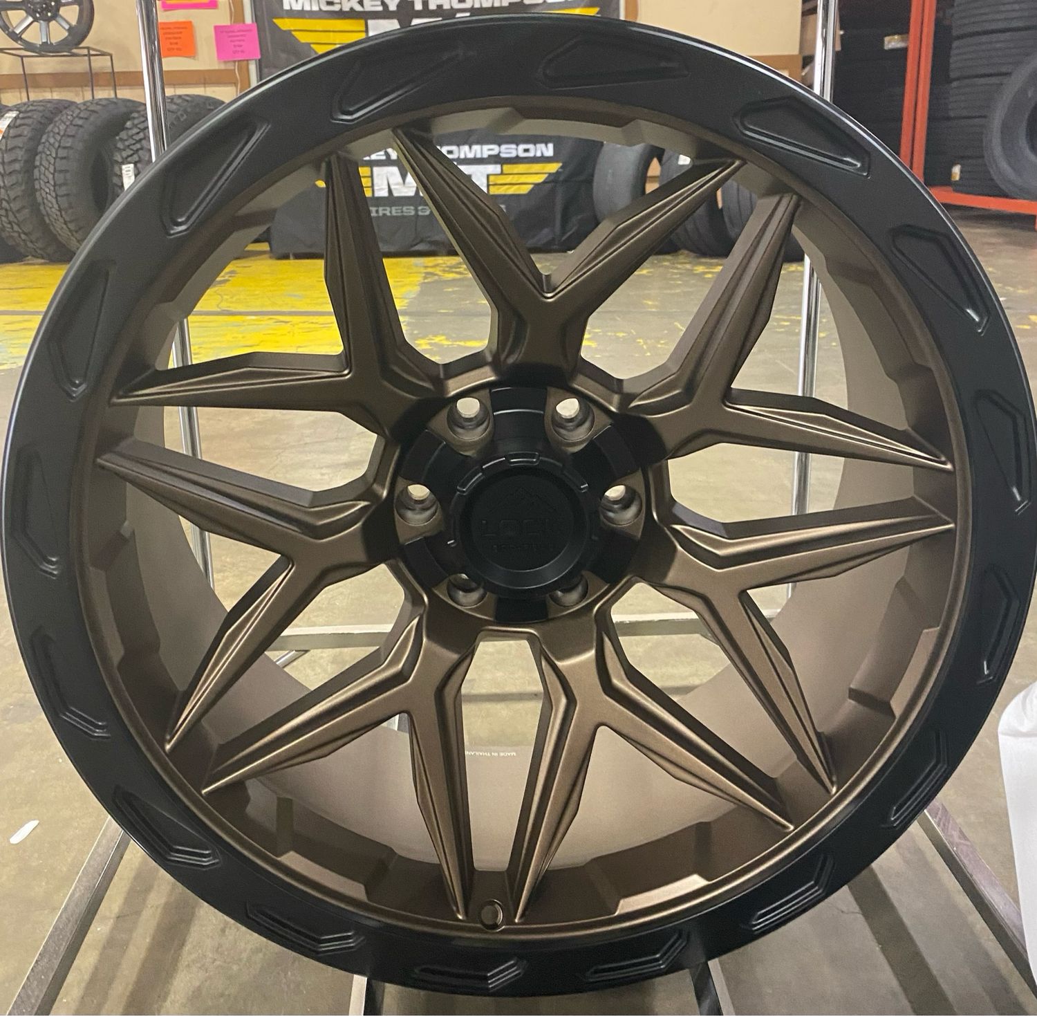LOCK OFF-ROAD MATRIX (MATTE BRONZE W/ MATTE BLACK RING)