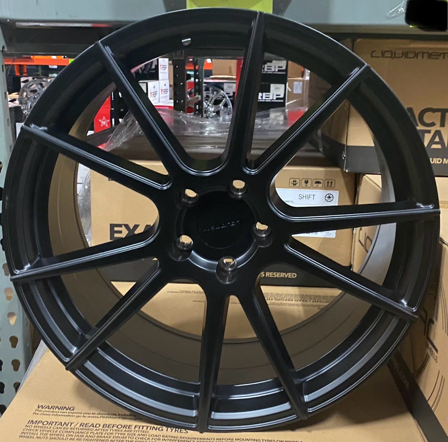 LIQUID METAL SHADOW (SATIN BLACK)