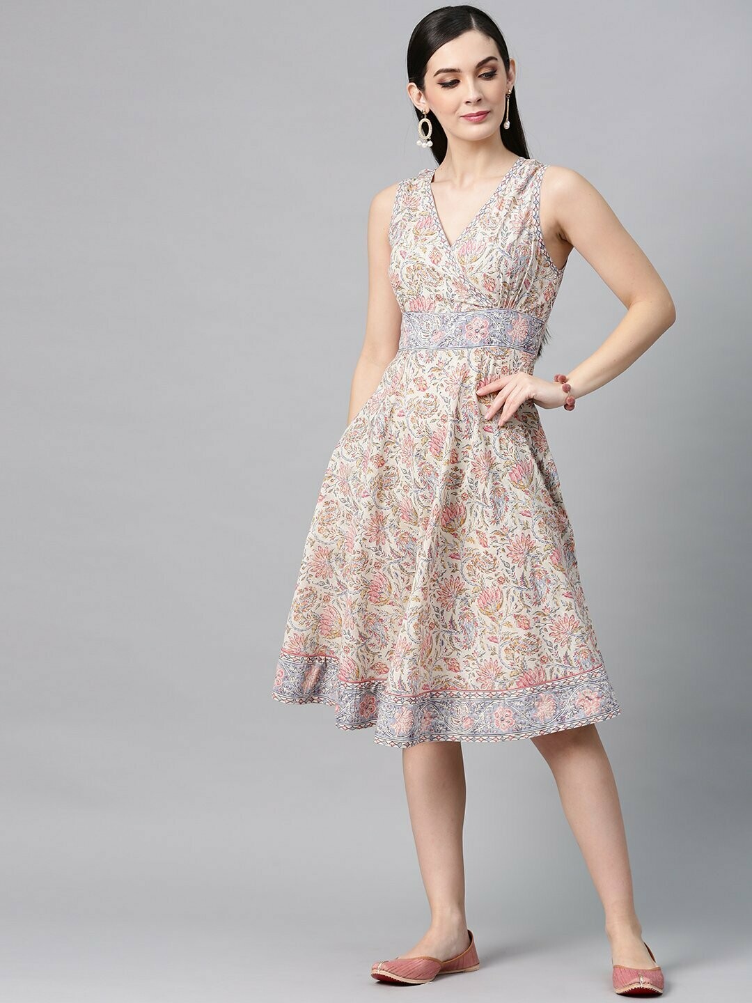 Cream &amp; Pink Floral Printed Sleeveless Skater Dress