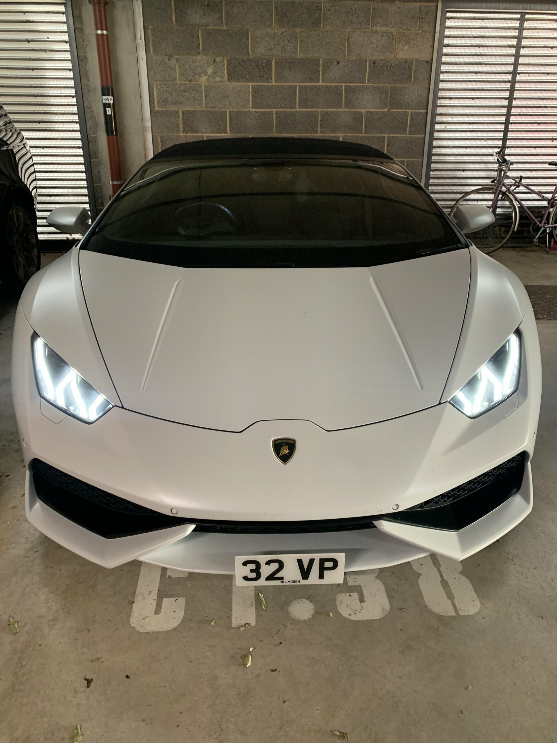 Lamborghini Huracan front license plate mount