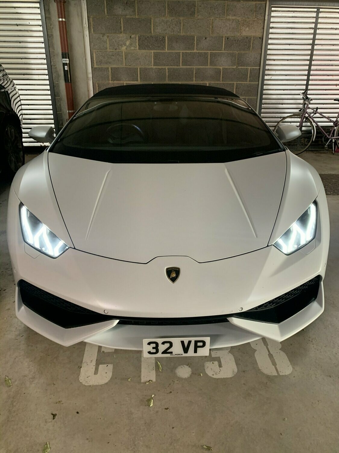 Lamborghini front number bracket Lamborghini front number bracket