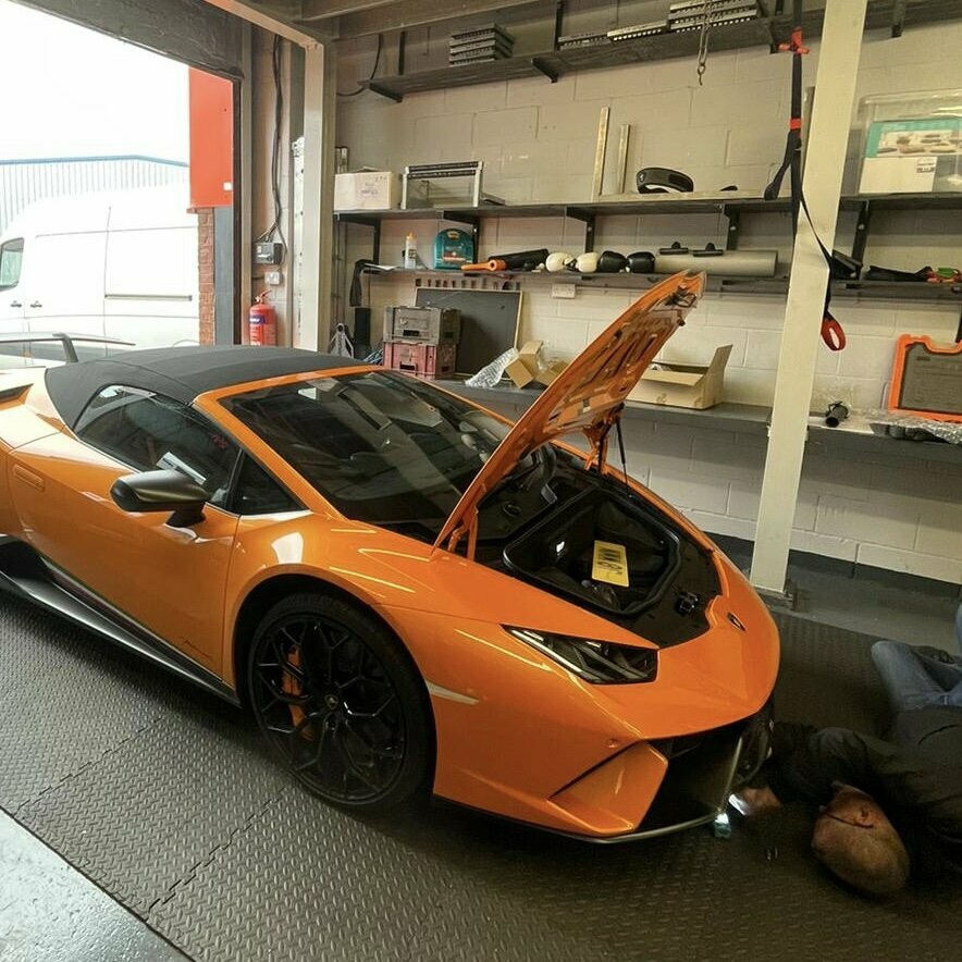 How to fit a front license plate to a Lamborghini Huracan Performante