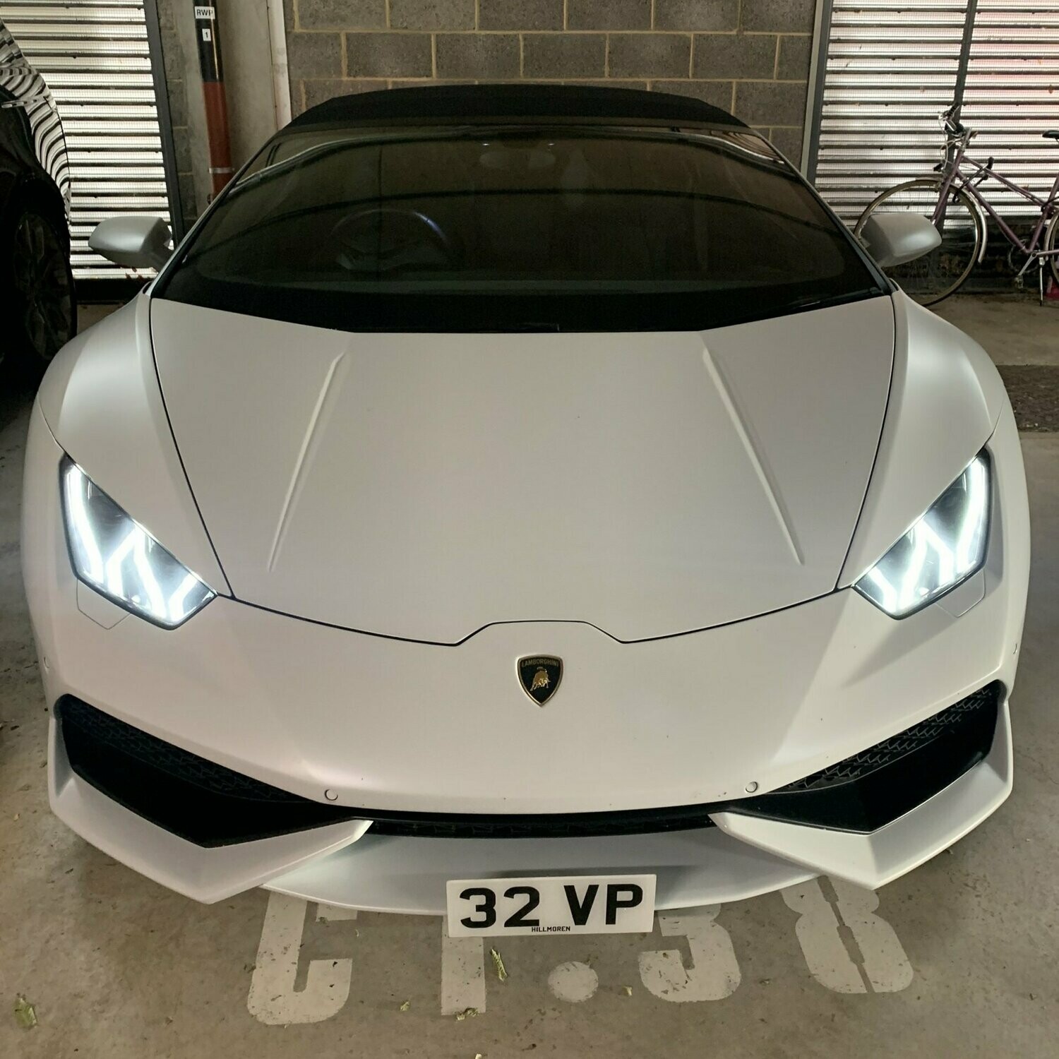 Lamborghini Huracan Spyder license mount