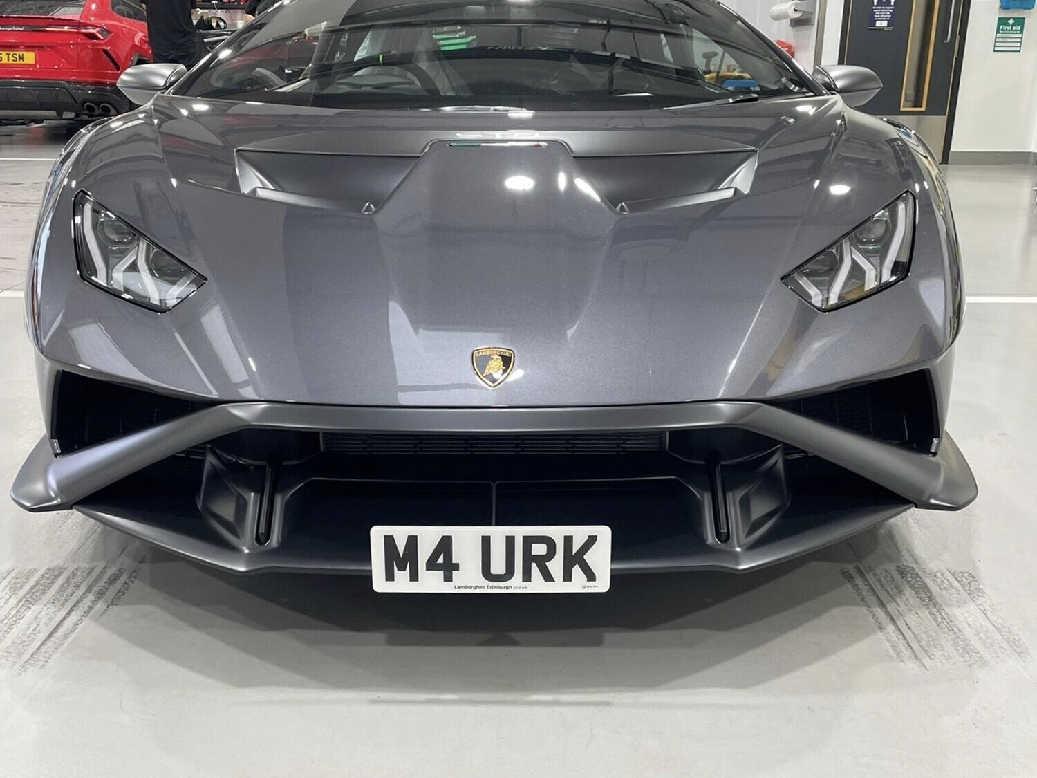 Lamborghini Huracan STO front license support , no holes