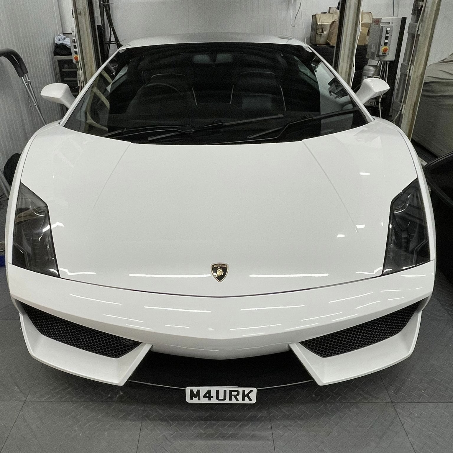 Lamborghini Gallardo LP560 no drill front license