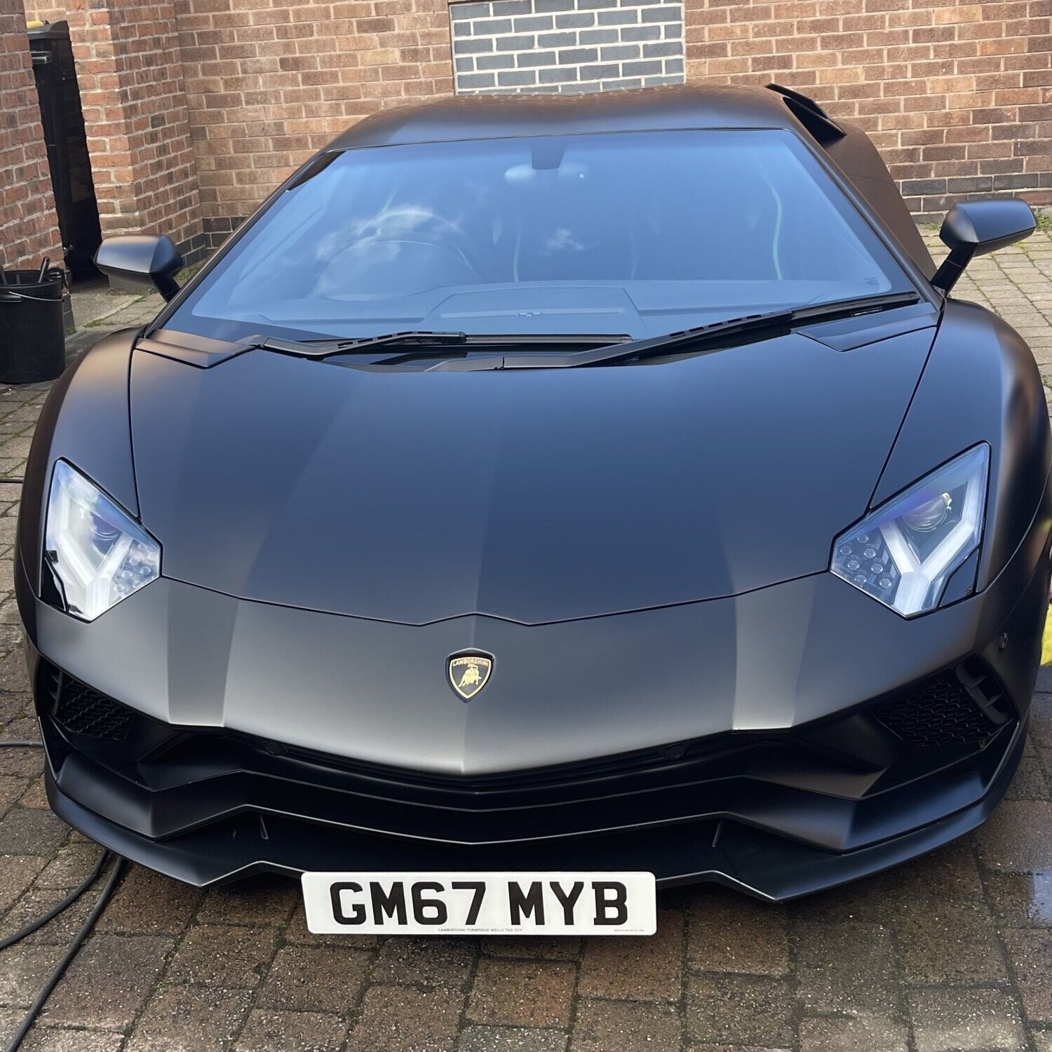 Lamborghini Aventador LP740-4 s no holes front license plate mount