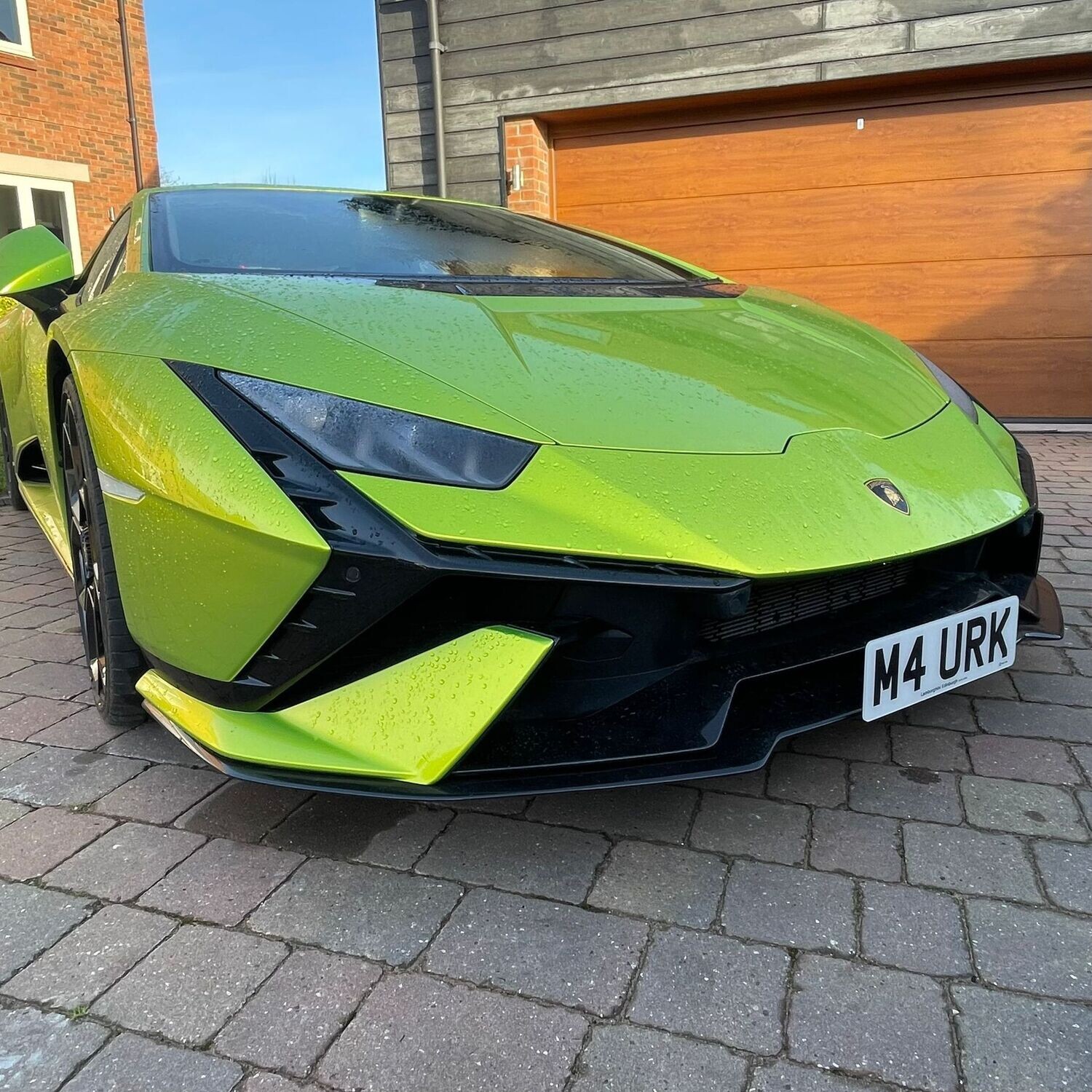 Lamborghini Huracan Tecnica no drill front license support