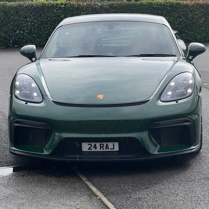 Porsche Cayman GT4
