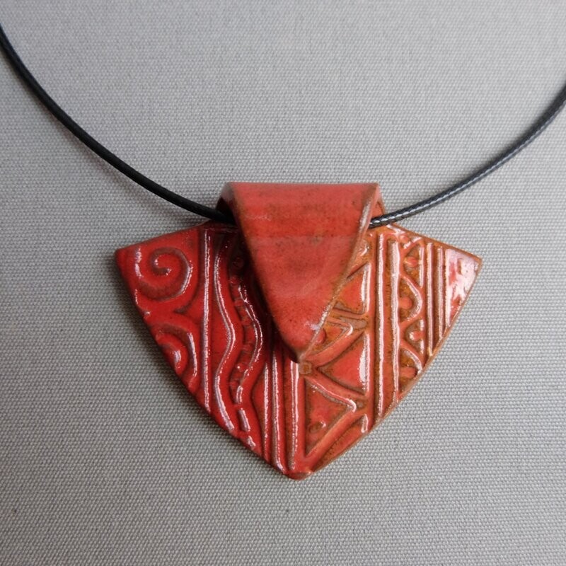 Schmuck Medaillon "Dreieck"