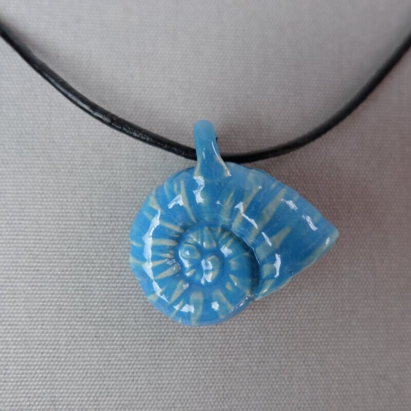 Schmuck Medaillon "Schnecke" türkis