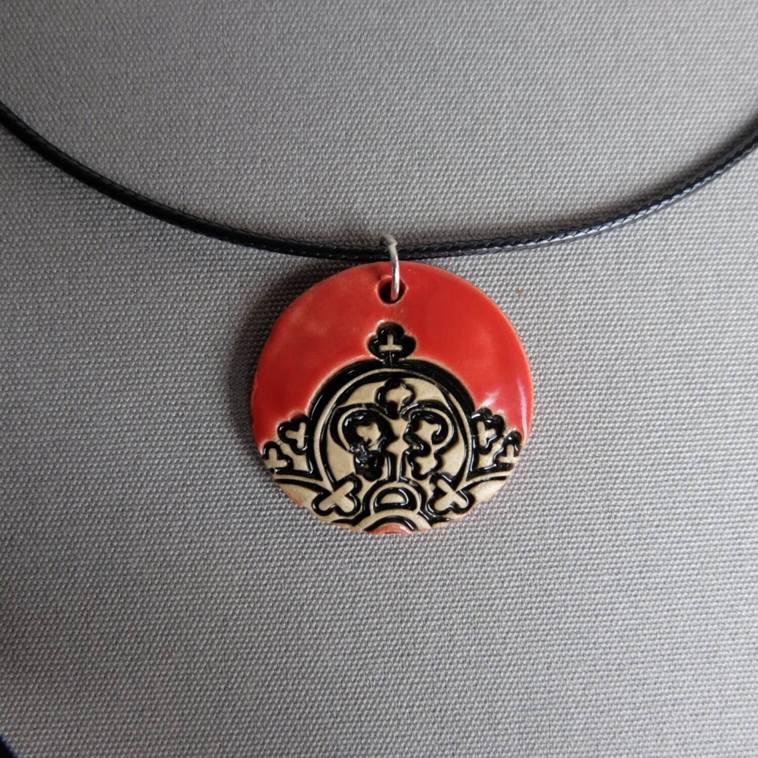 Schmuck Medaillon "Ornament" rot