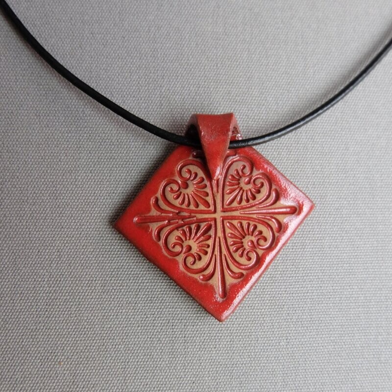 Schmuck Medaillon "Raute" rot