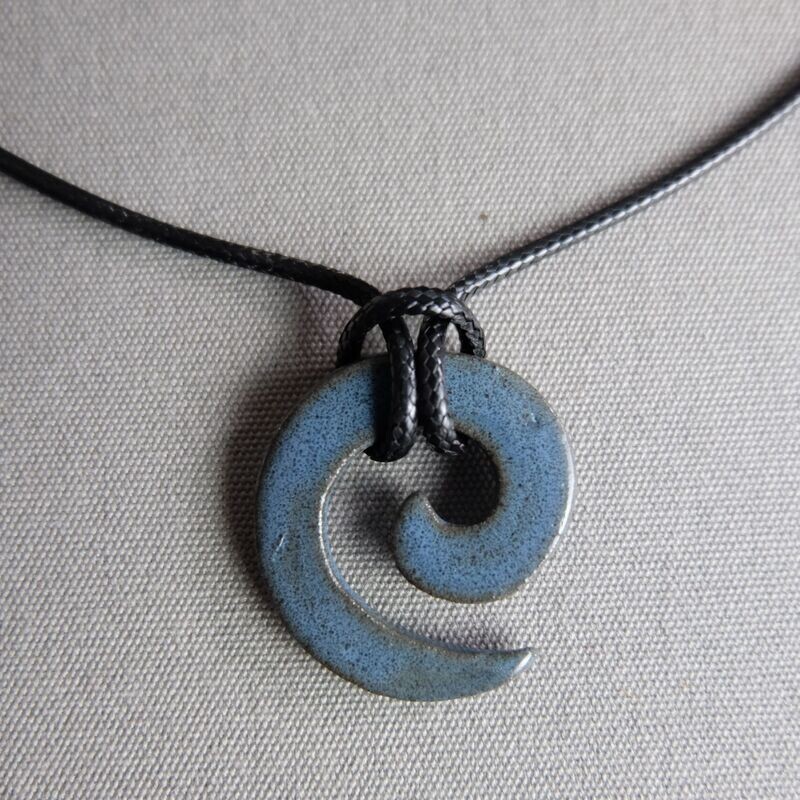 Schmuck Medaillon "Spirale" blau