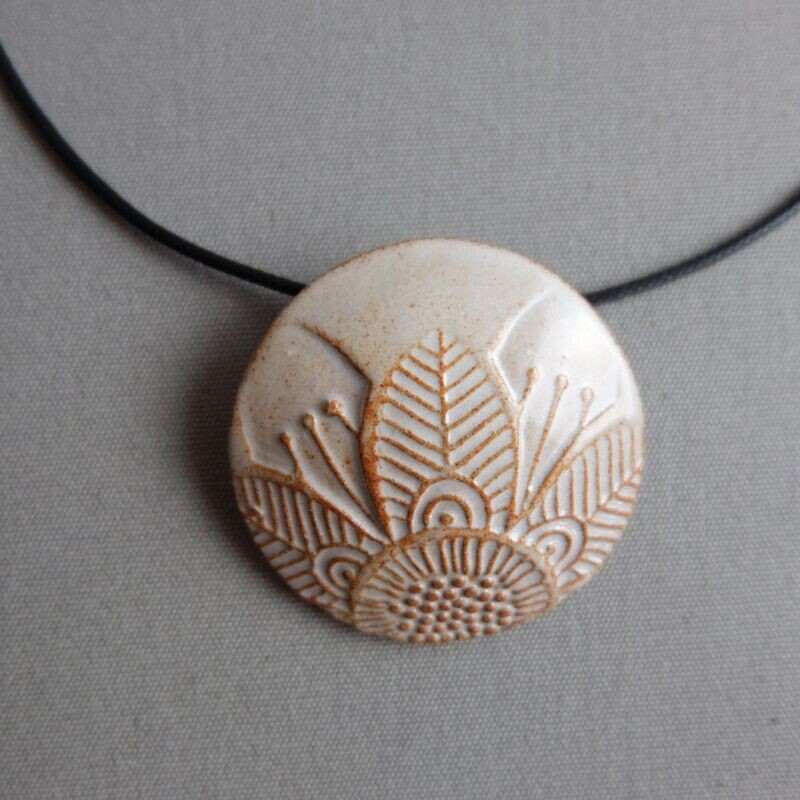 Schmuck Medaillon "Floral" weiß