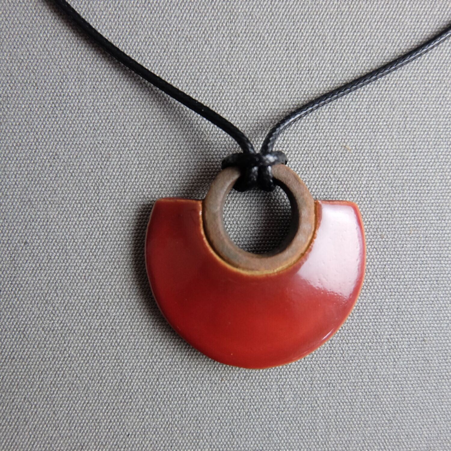 Schmuck Medaillon "Inka" rot