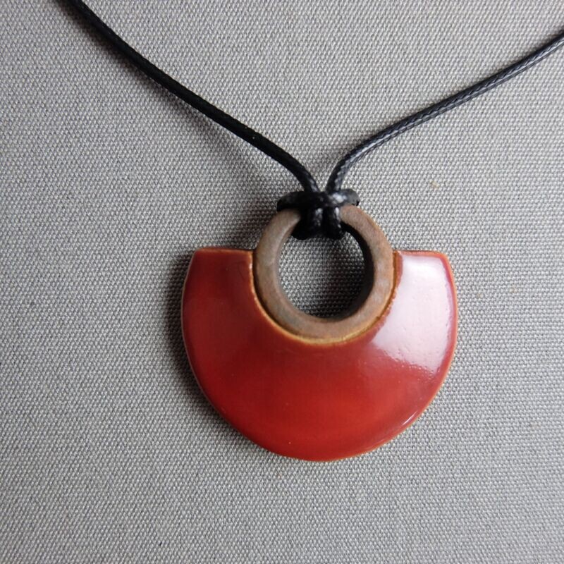 Schmuck Medaillon "Inka" rot