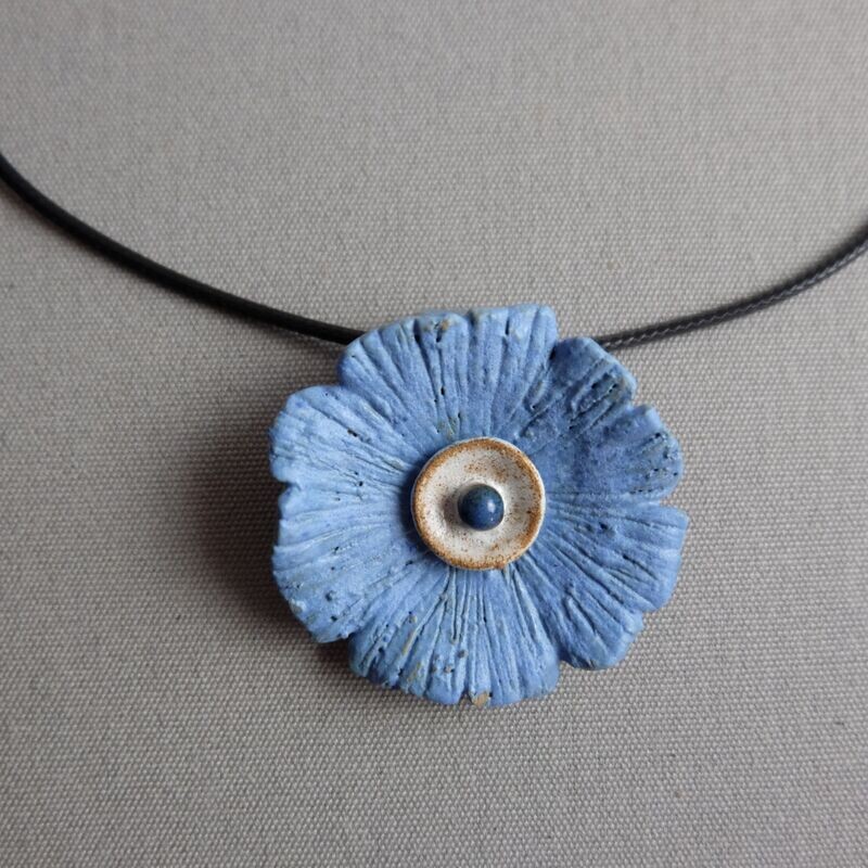 Schmuck Medaillon "Blume" hellblau