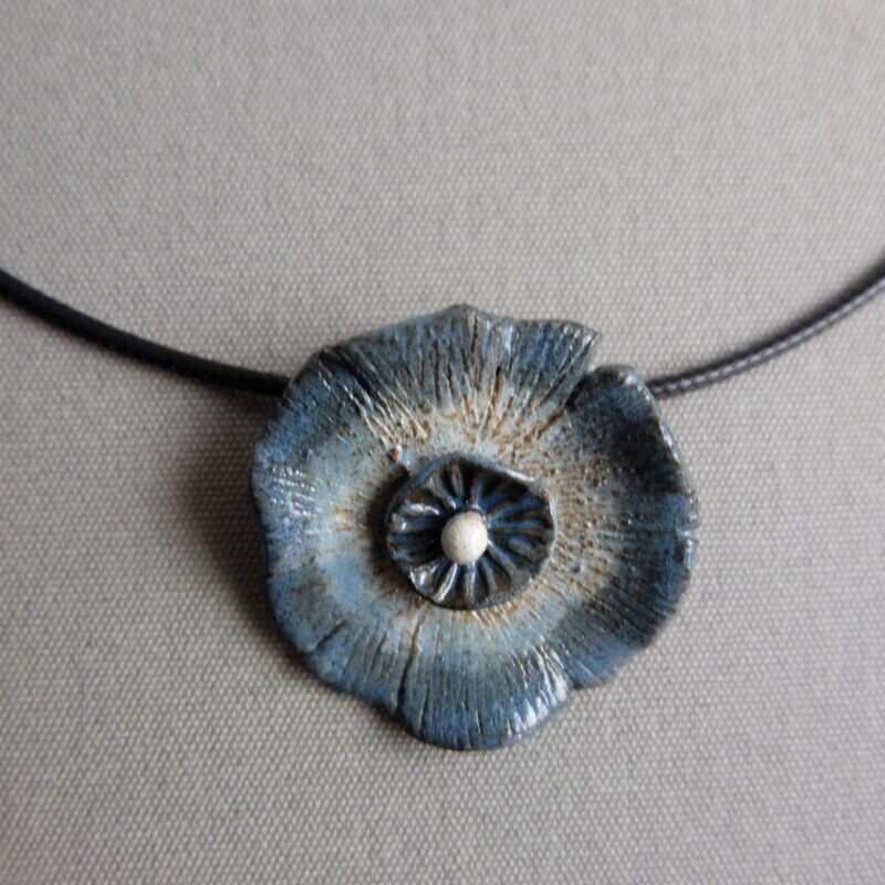 Schmuck Medaillon "Blume" blau/weiß