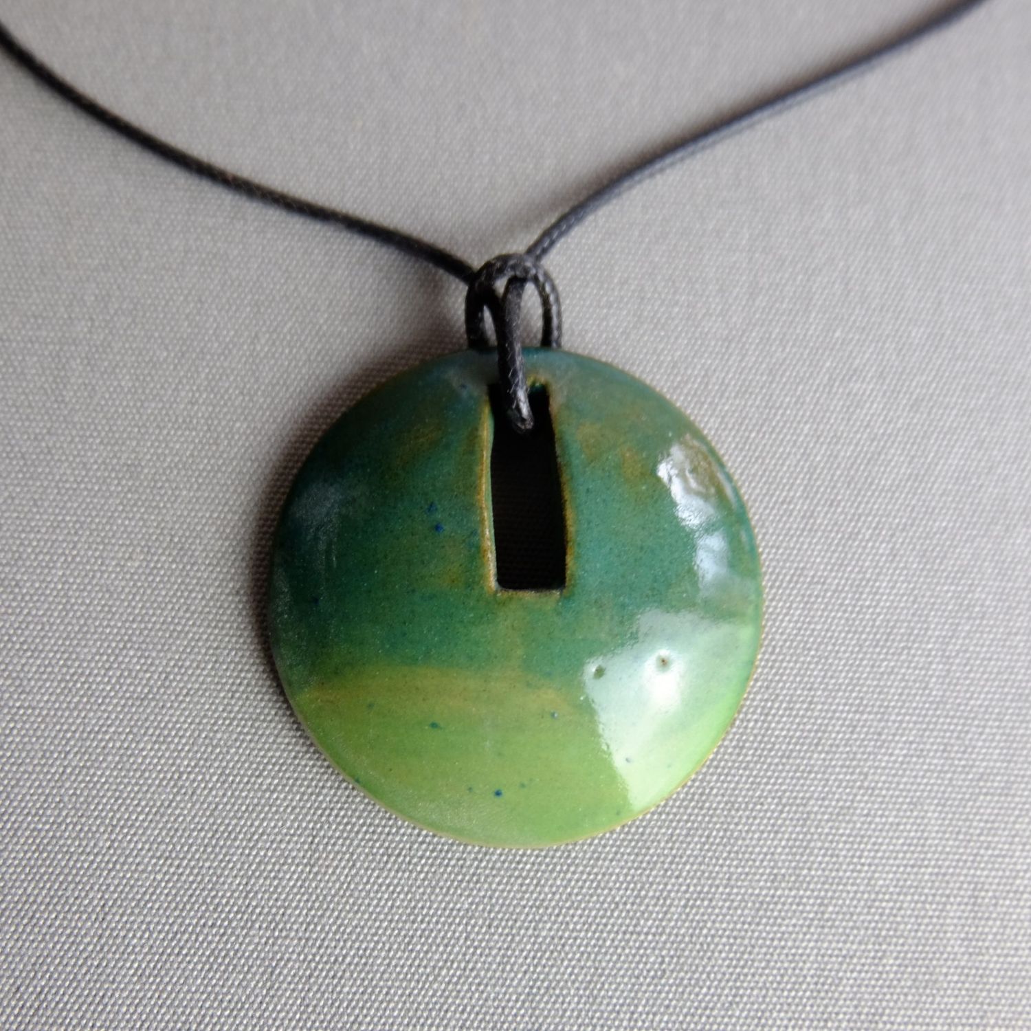 Schmuck Medaillon grün