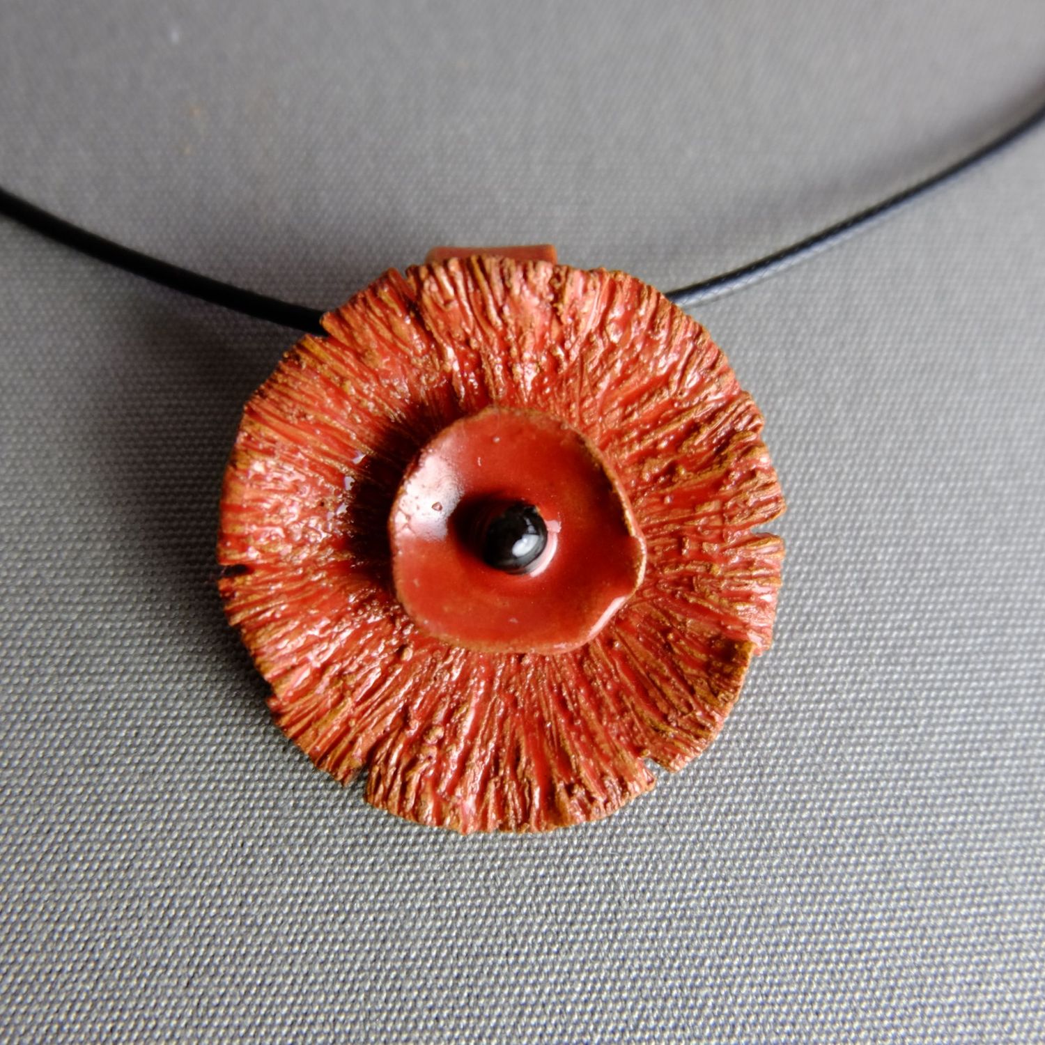 Schmuck Medaillon "Blume" rot