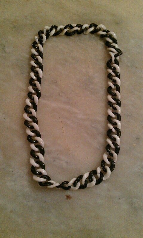 Collar AMISHADASHOP Negro/Blanco