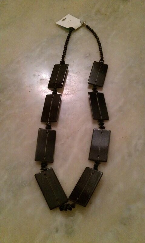 Collar AMISHADASHOP Negro