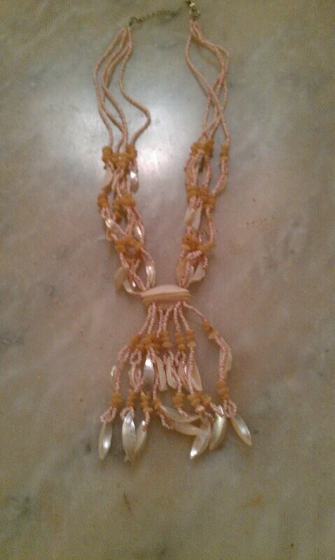 Collar AMISHADASHOP Beig