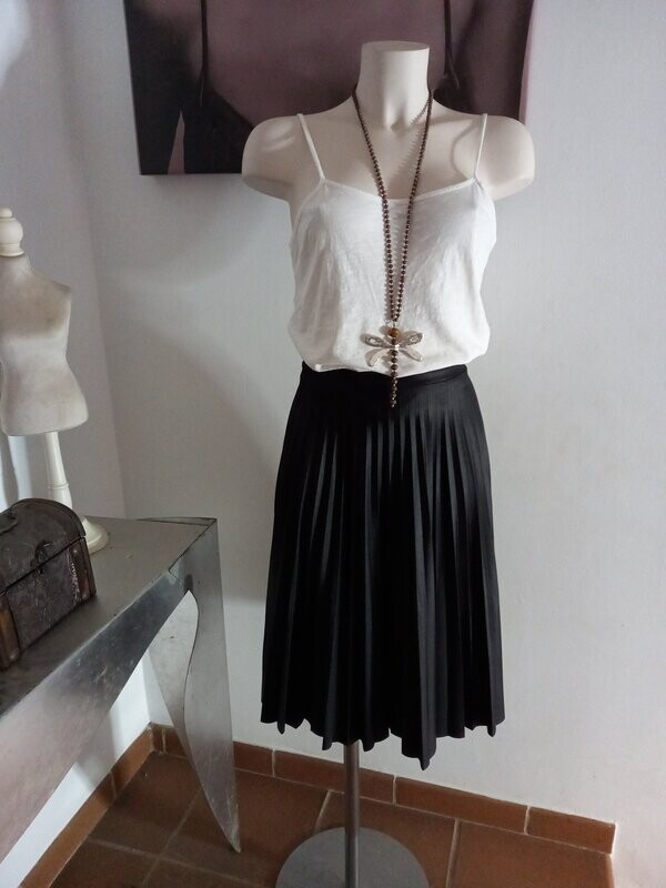 Falda BERSHKA Negra POLIPIEL