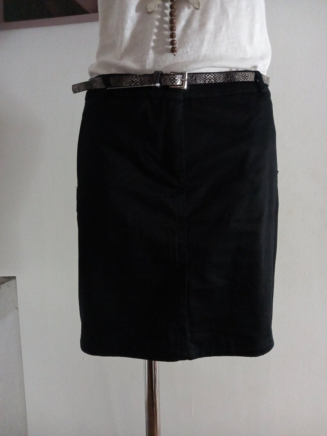 Falda MANGO Negra CLÁSICA, FALDA MANGO NEGRA: TALLA 34