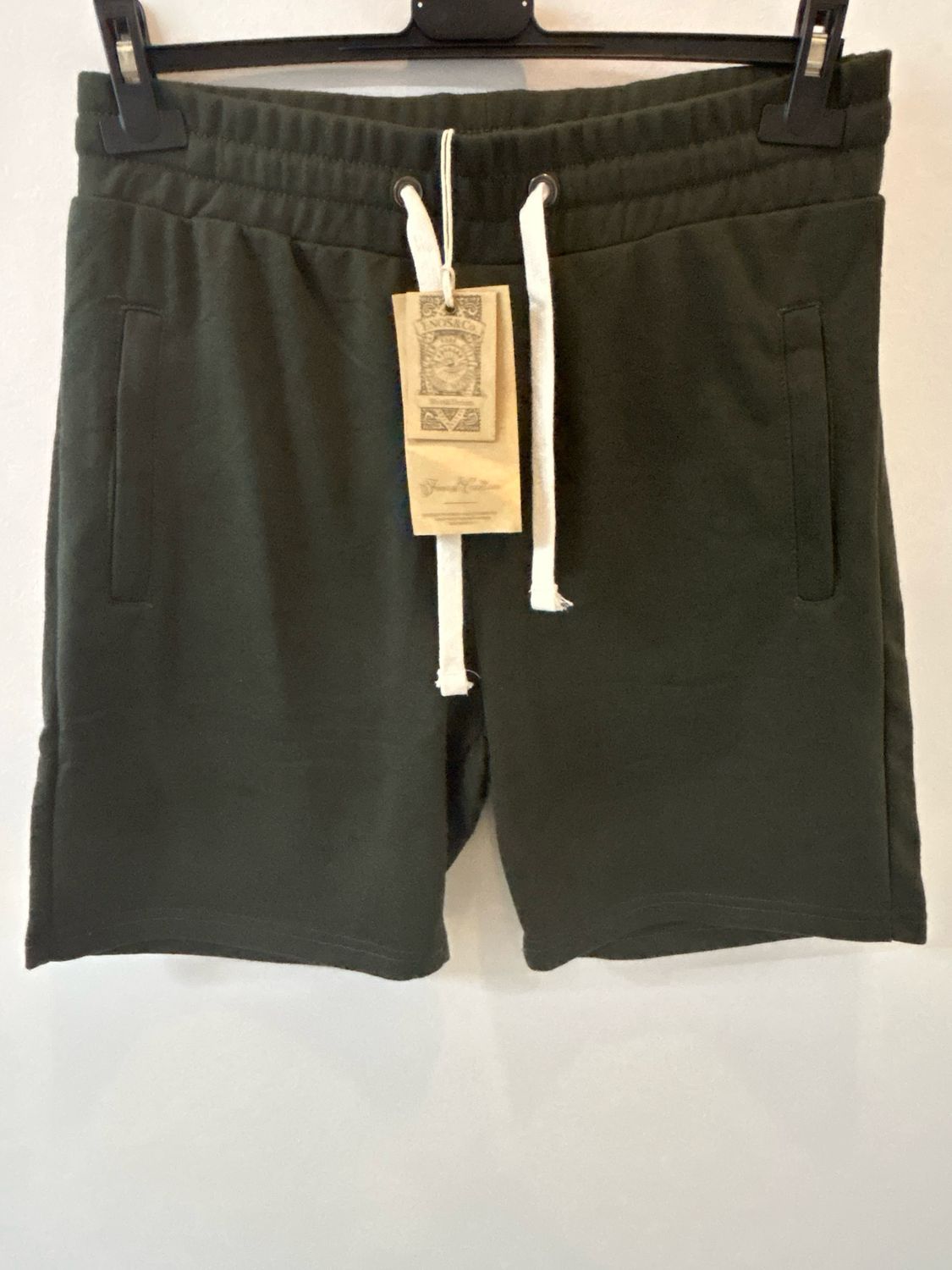BERMUDAS Cortas De ENOS & CO CAQUI VERDE