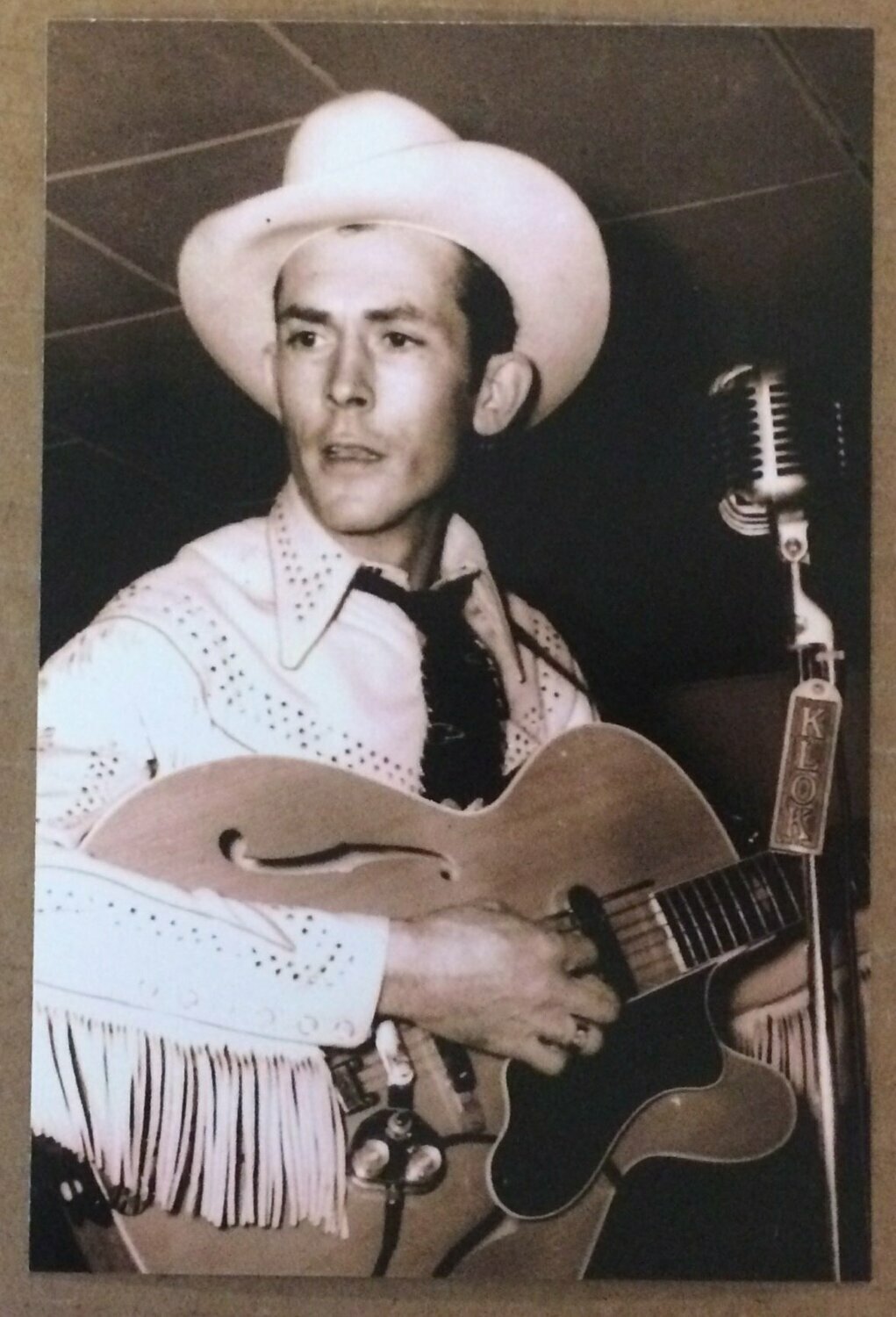 POSTCARD 4X6 - Hank With Guitar