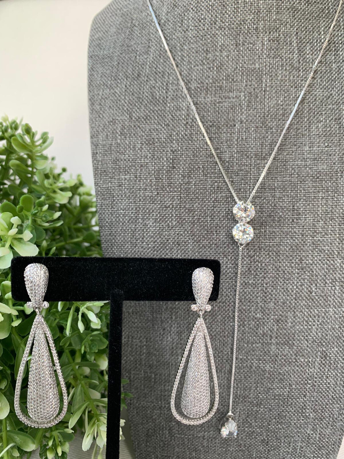 Earring Silver Drop and Necklace Set