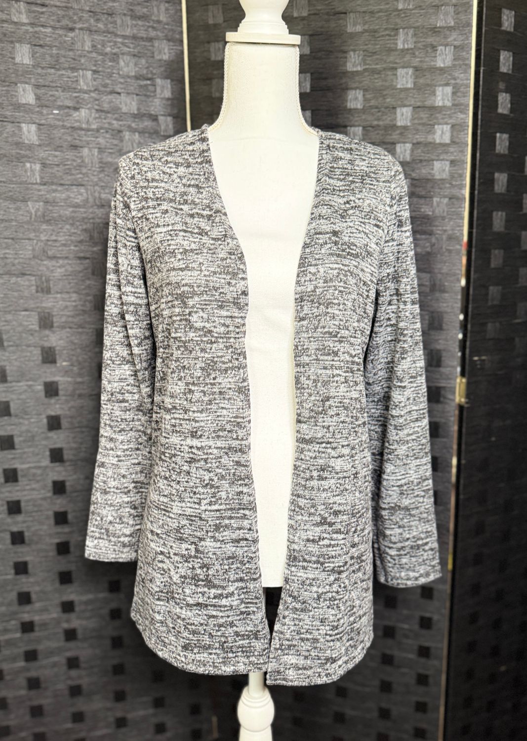 (Medium) AP Open Sweater Blk/Gry