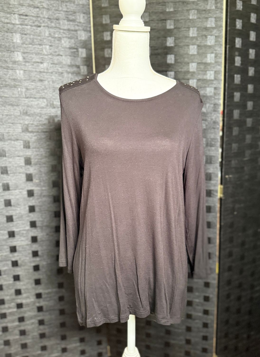 (Medium) Flowy Long Sleeve