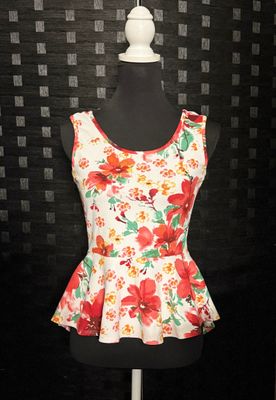 (Medium) AP Floral Top