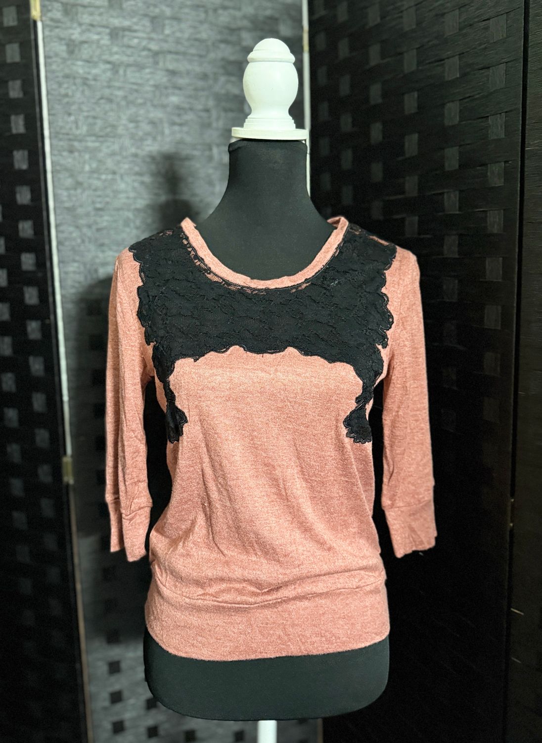 (Large) AP Salmon Lace Top