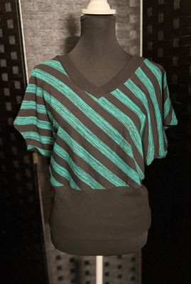 (Large) AP Elk &amp; Green Stripe Top