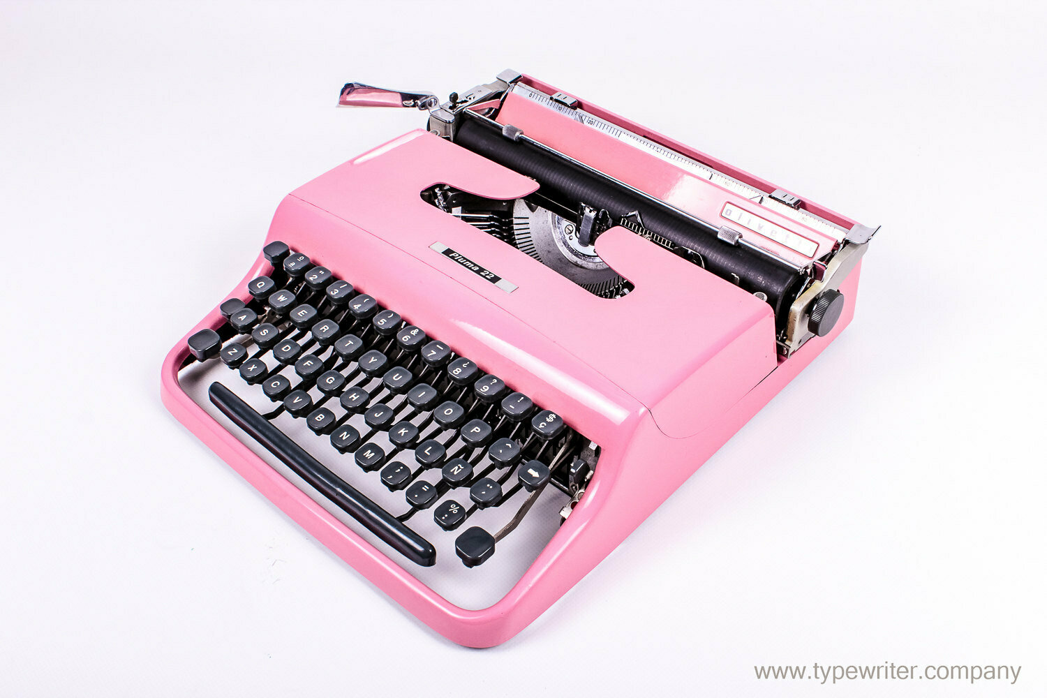 Olivetti Lettera Pluma 22 Pink Typewriter