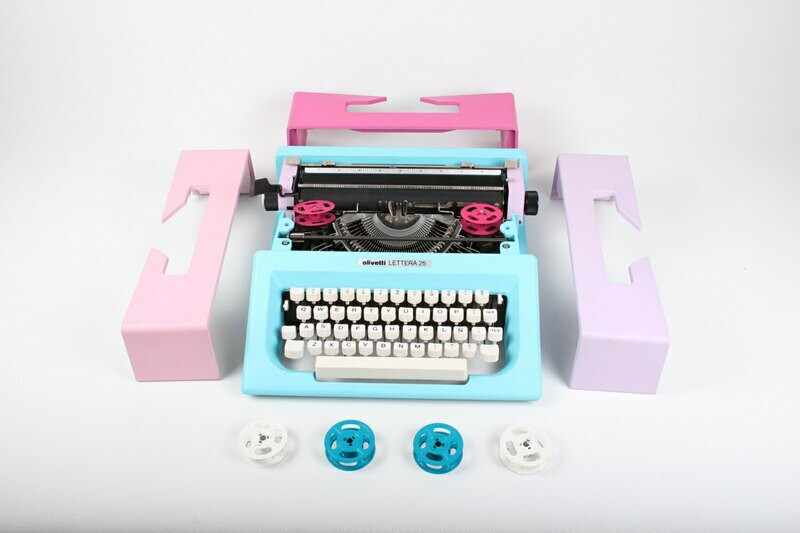 Olivetti Lettera 25 Blue and Lilac Typewriter