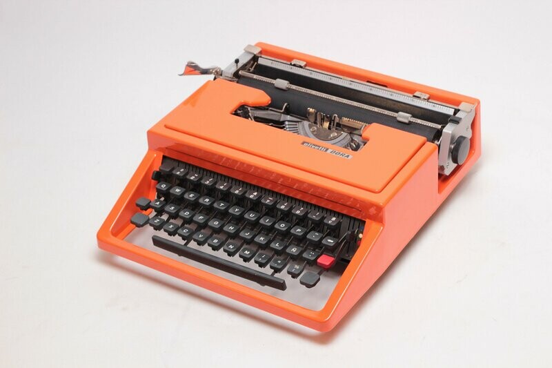 Olivetti Lettera 31 Dora, Orange Typewriter