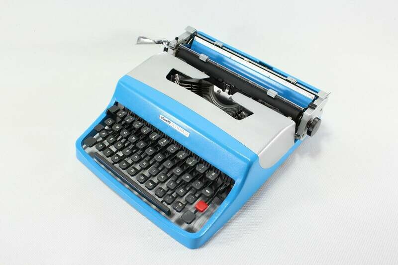 Olivetti Lettera 32 Blue Typewriter