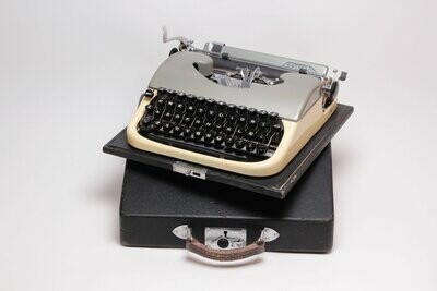 Patria Metalic Silver Original Typewriter
